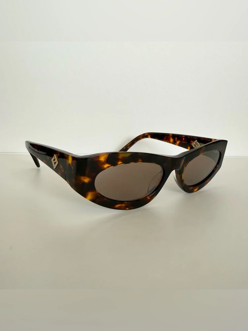 NEW!!! Fendi women oval sunglasses FE40177U 56G Authentic
